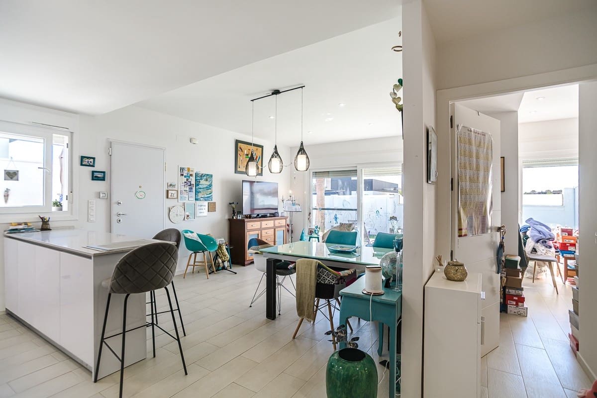 Chalet de 3 habitaciones en Pilar de la Horadada en venta - 450.000 € (Ref: 9694542)