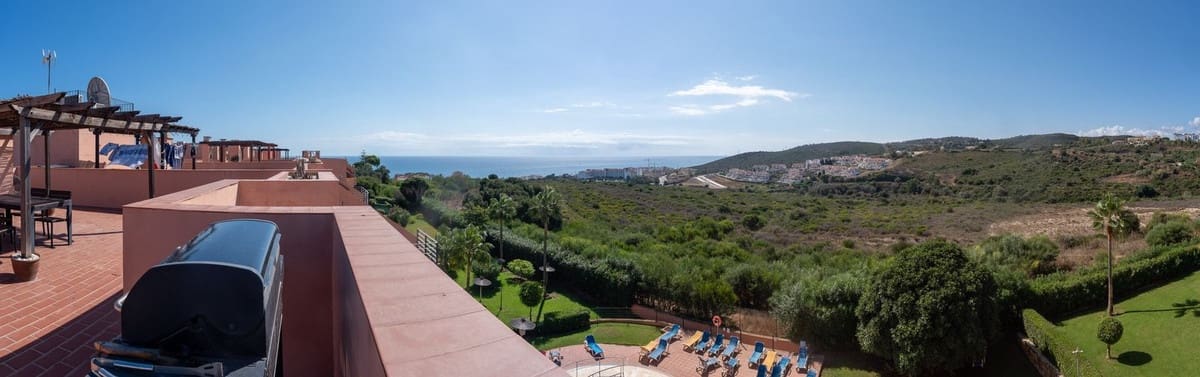3 soveværelse Penthouse til salg i La Duquesa / Puerto de la Duquesa med garage - € 269.000 (Ref: 9694544)