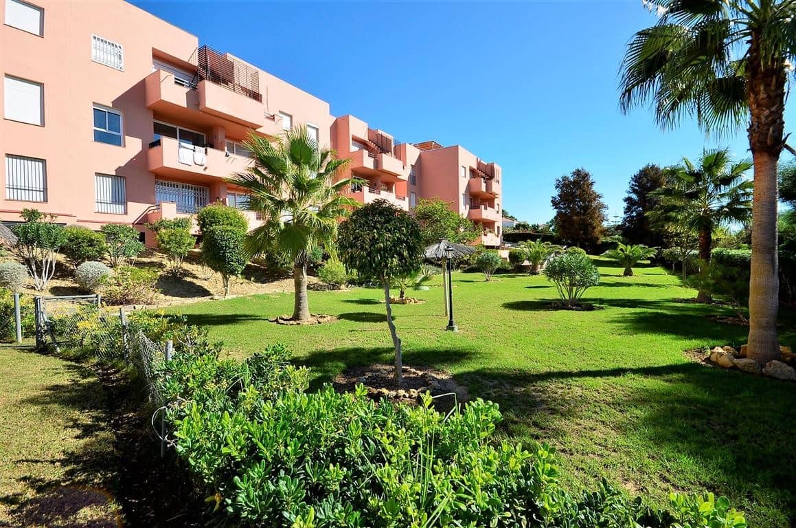 3 soveværelse Penthouse til salg i La Duquesa / Puerto de la Duquesa med garage - € 269.000 (Ref: 9694544)