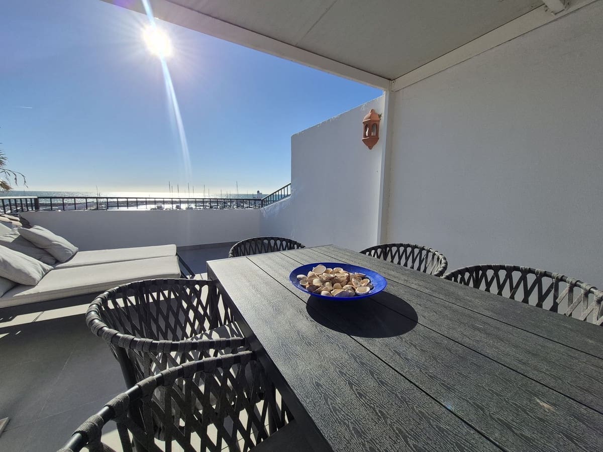 3 soveværelse Penthouse til salg i La Duquesa / Puerto de la Duquesa - € 499.000 (Ref: 9694545)