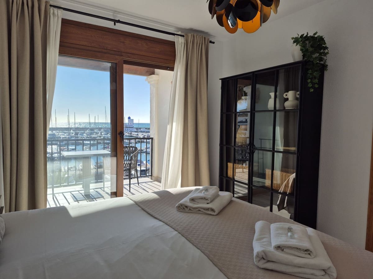 3 soveværelse Penthouse til salg i La Duquesa / Puerto de la Duquesa - € 499.000 (Ref: 9694545)