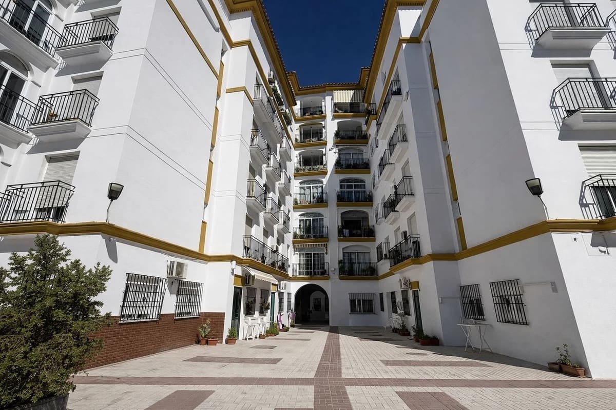 3 Zimmer Apartment zu verkaufen in Estepona - 460.000 € (Ref: 9694549)