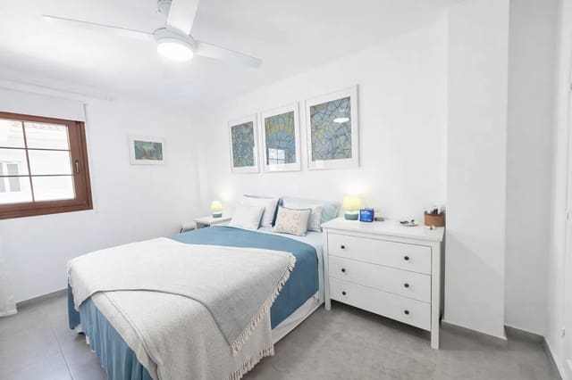 2 soveværelse Lejlighed til salg i La Duquesa / Puerto de la Duquesa, Manilva med garage - € 310.000 (Ref: 9694550)