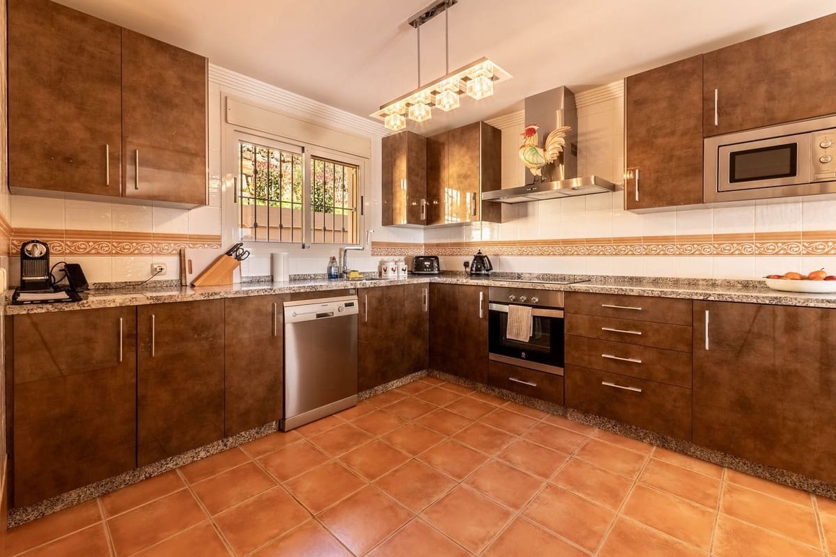 Apartamento de 4 habitaciones en La Mairena en venta con garaje - 595.000 € (Ref: 9697900)