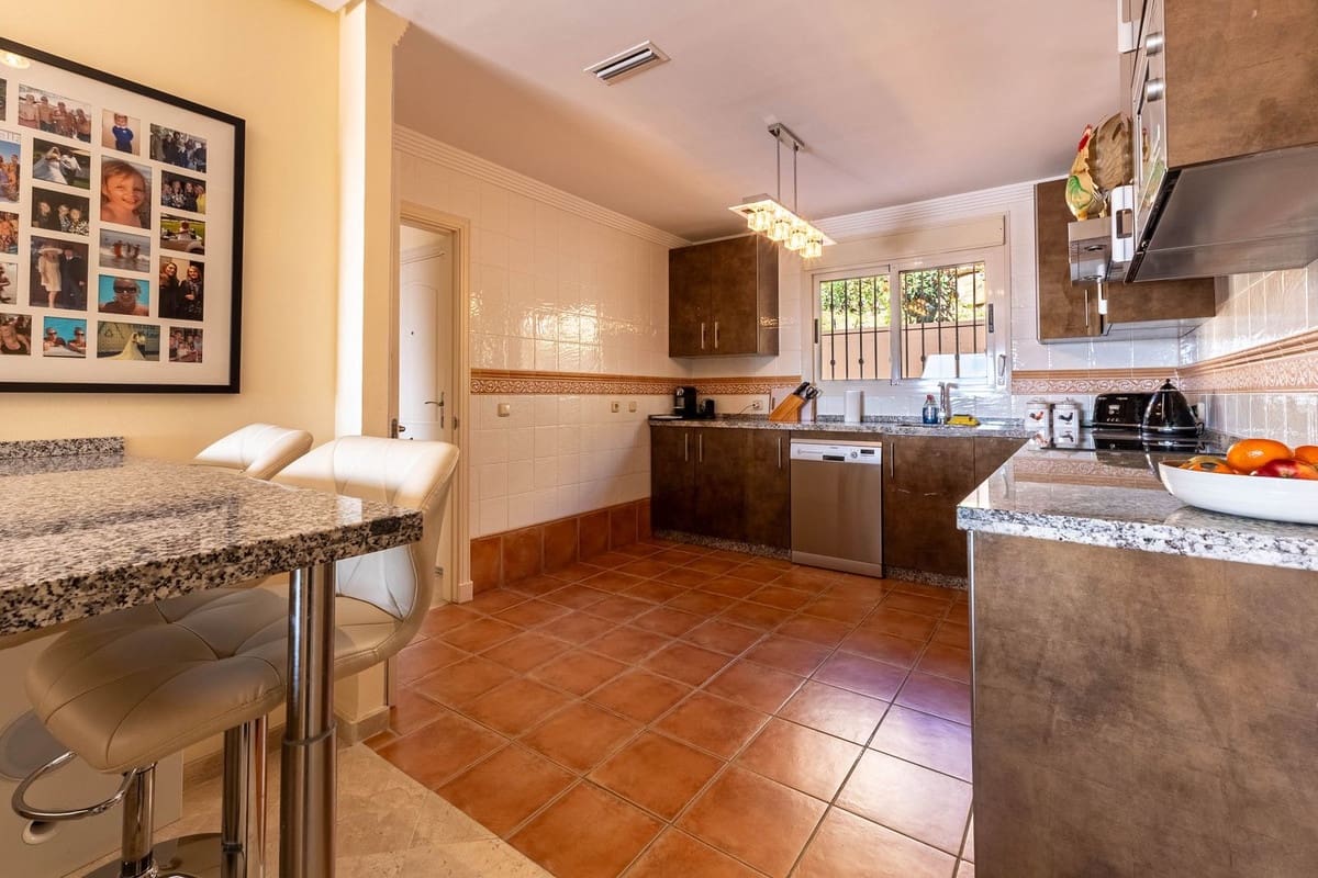 Apartamento de 4 habitaciones en La Mairena en venta con garaje - 595.000 € (Ref: 9697900)