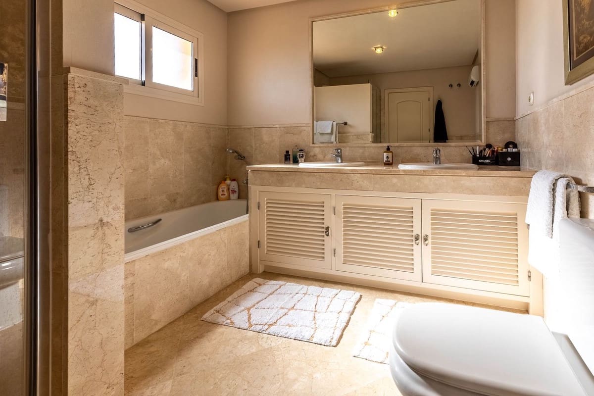 Apartamento de 4 habitaciones en La Mairena en venta con garaje - 595.000 € (Ref: 9697900)