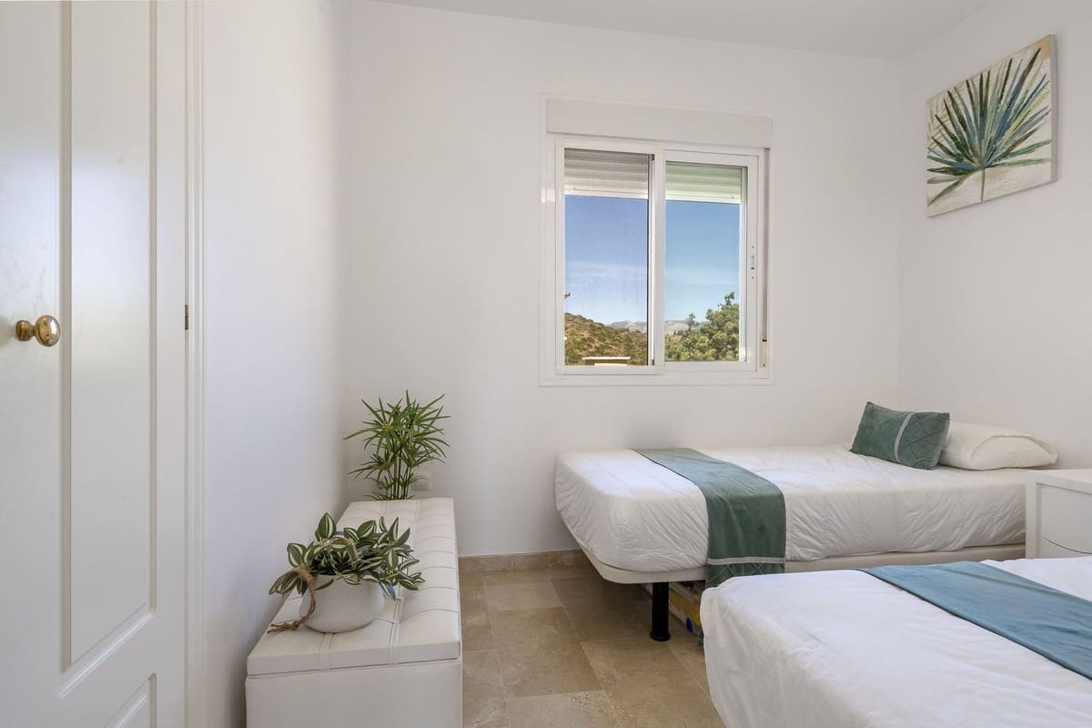 2 bedroom Apartment for sale in La Cala de Mijas - € 465,000 (Ref: 9697901)