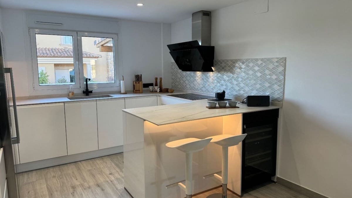 4 soveværelse Villa til salg i Alfaz del Pi / L'Alfas del Pi - € 1.340.000 (Ref: 9697903)