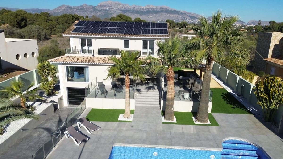 4 soveværelse Villa til salg i Alfaz del Pi / L'Alfas del Pi - € 1.340.000 (Ref: 9697903)