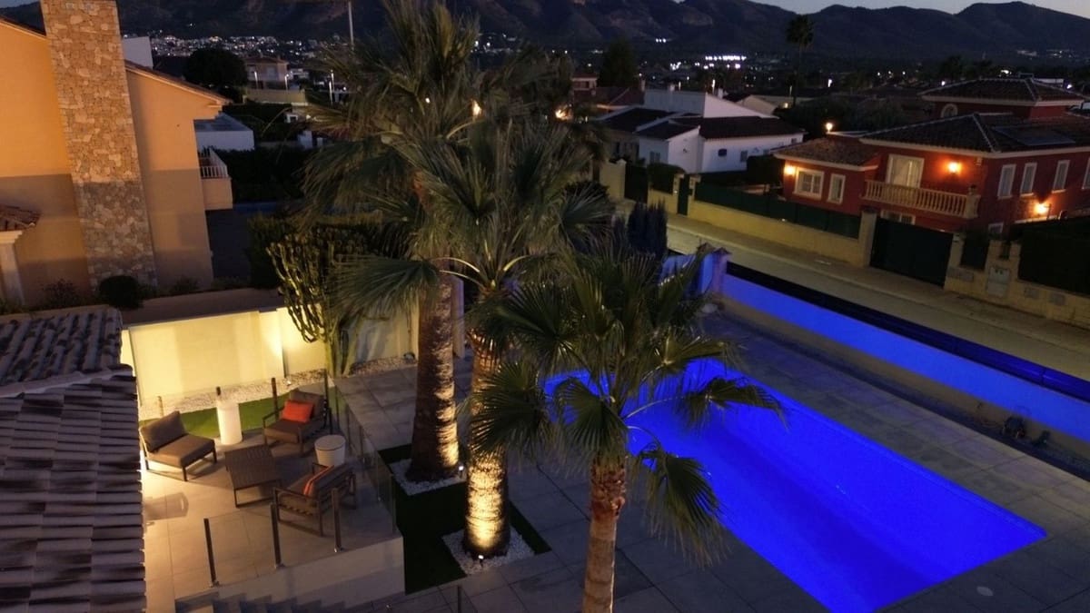 4 soveværelse Villa til salg i Alfaz del Pi / L'Alfas del Pi - € 1.340.000 (Ref: 9697903)