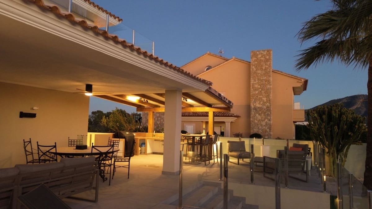 4 soveværelse Villa til salg i Alfaz del Pi / L'Alfas del Pi - € 1.340.000 (Ref: 9697903)