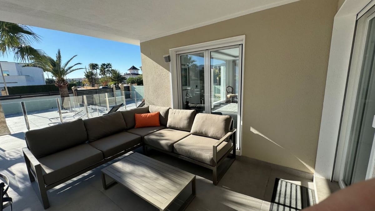 4 soveværelse Villa til salg i Alfaz del Pi / L'Alfas del Pi - € 1.340.000 (Ref: 9697903)