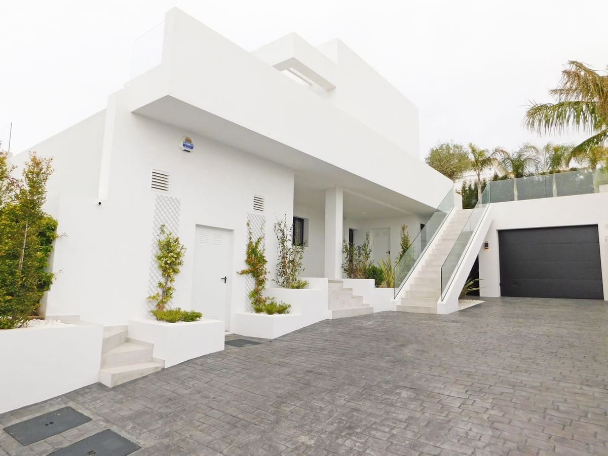 5 bedroom Villa for sale in El Chaparral - € 1,450,000 (Ref: 9697905)