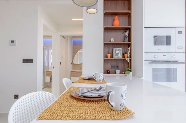 2 camera da letto Bungalow in vendita in Las Piscinas Naturales, Torrevieja - 285.000 € (Rif: 9703431)