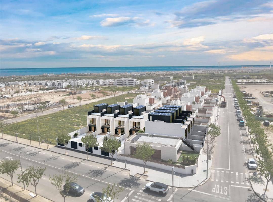 Chalet de 3 habitaciones en Pilar de la Horadada en venta - 385.000 € (Ref: 9703724)