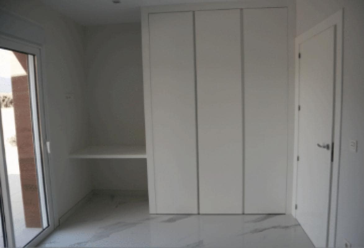 Chalet de 3 habitaciones en La Romana en venta - 375.000 € (Ref: 9704089)