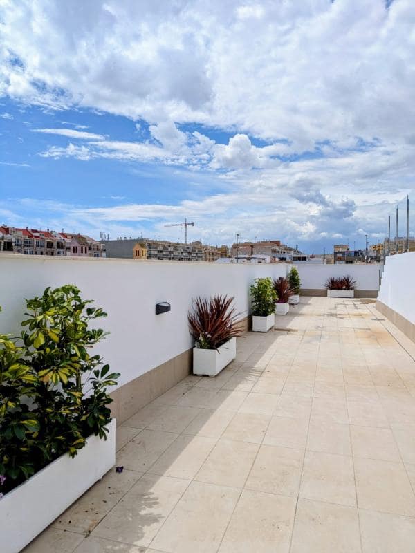 1 slaapkamer Appartement te koop in Torrevieja - € 219.000 (Ref: 9707029)