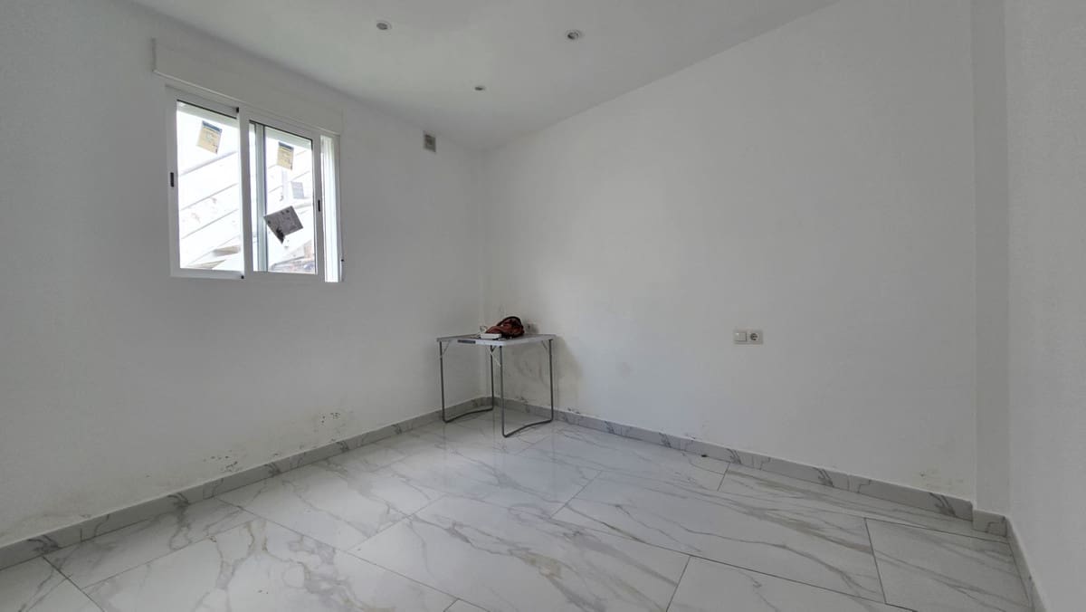 8 soverom Villa til salgs i Riviera del Sol med garasje - € 1 750 000 (Ref: 9714319)