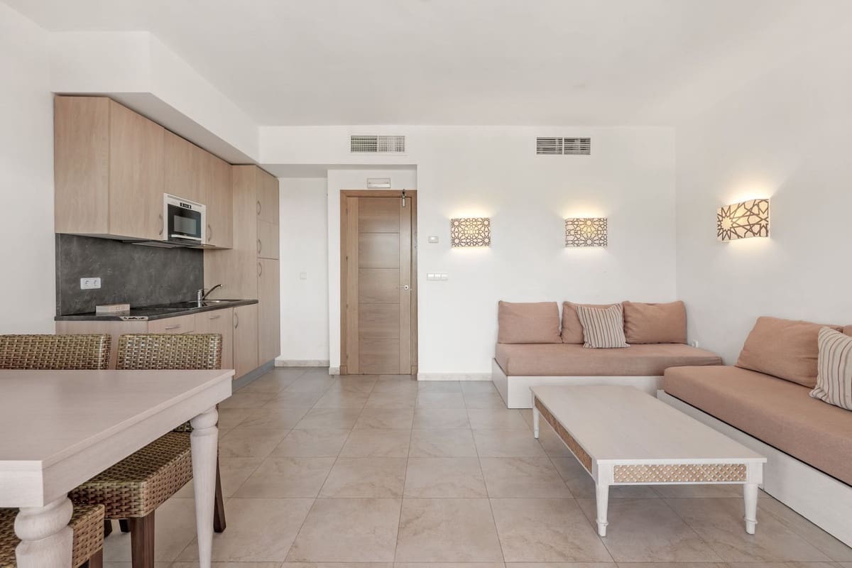 2 bedroom Apartment for sale in Manilva with garage - € 200,000 (Ref: 9714320)