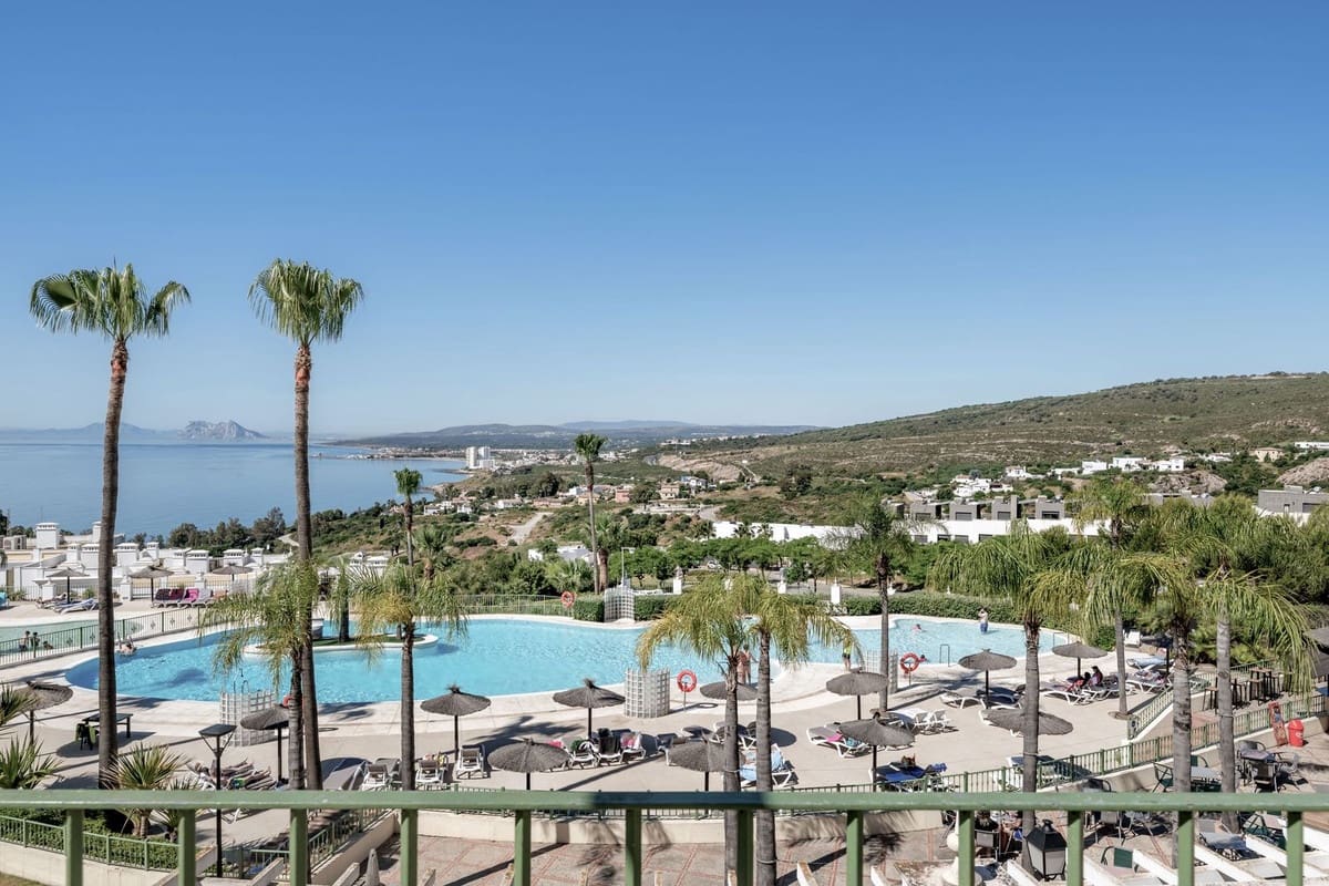 2 bedroom Apartment for sale in Manilva with garage - € 200,000 (Ref: 9714320)