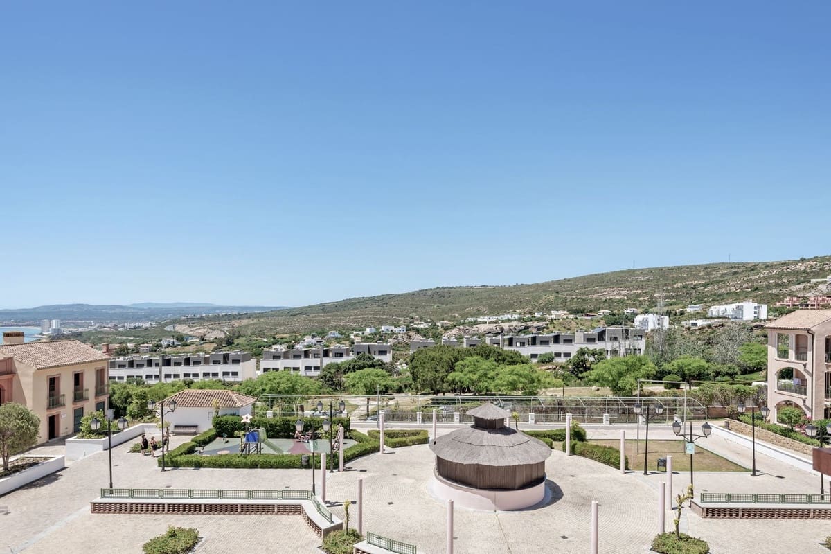 2 bedroom Apartment for sale in Manilva with garage - € 200,000 (Ref: 9714320)
