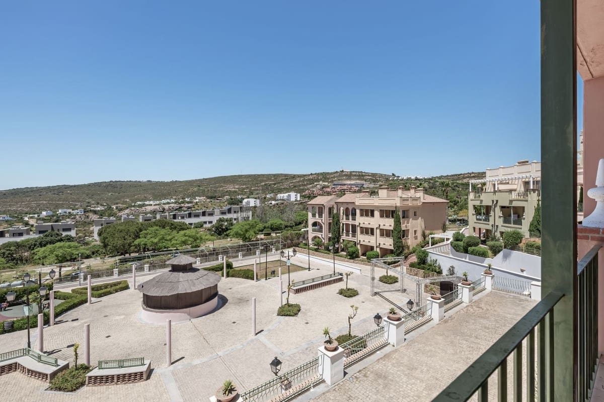 2 bedroom Apartment for sale in Manilva with garage - € 200,000 (Ref: 9714320)