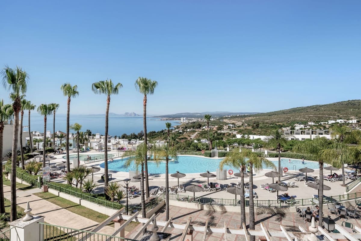 2 bedroom Apartment for sale in Manilva with garage - € 200,000 (Ref: 9714320)