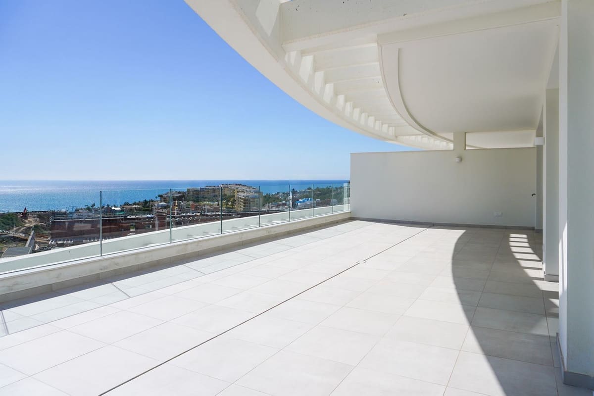 Apartamento de 3 habitaciones en La Cala de Mijas en venta con garaje - 1.200.000 € (Ref: 9719204)