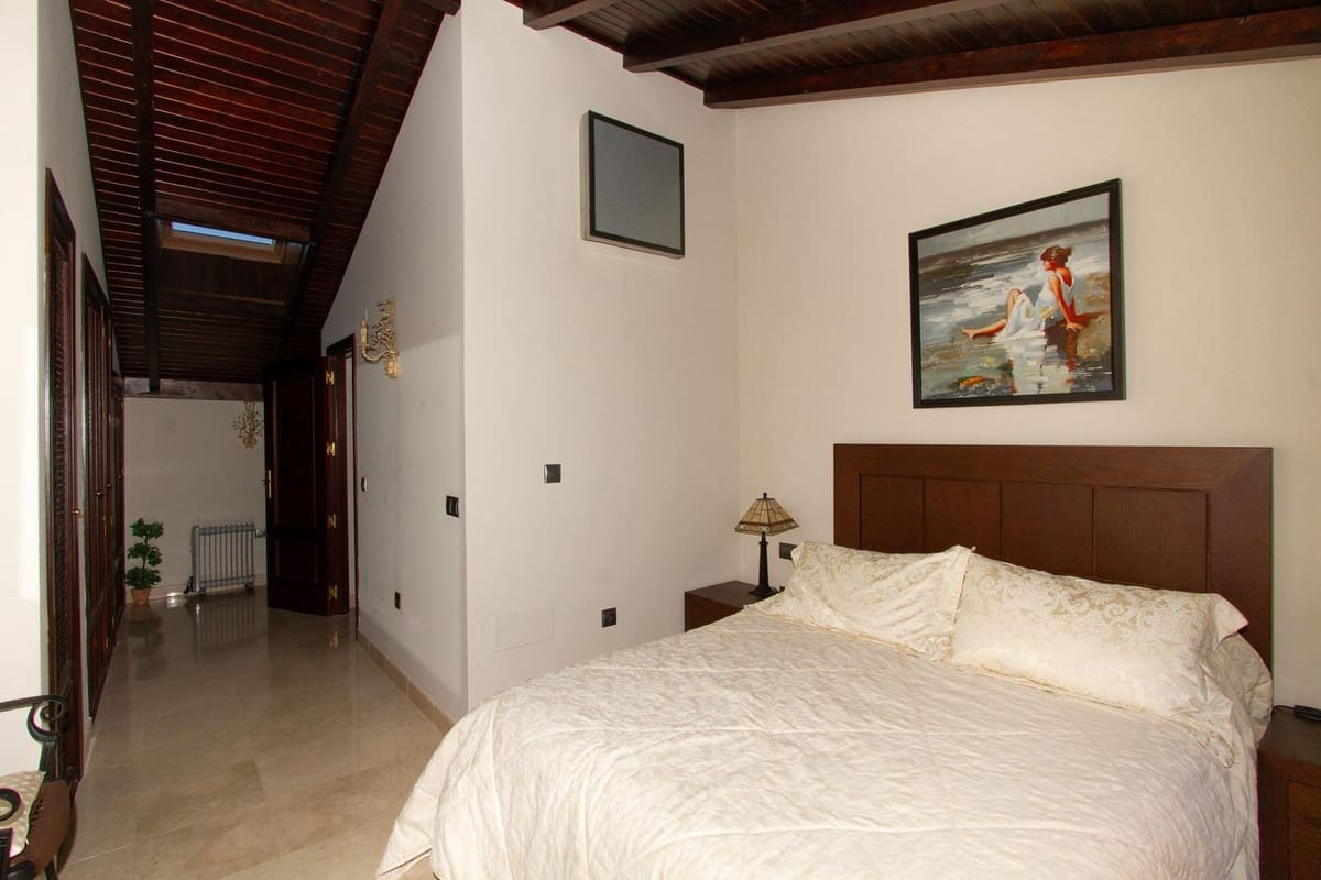 Ático de 3 habitaciones en La Mairena en venta con garaje - 595.000 € (Ref: 9720958)