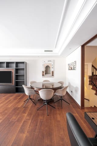 4 makuuhuone Omakotitalo myytävänä paikassa Golden Mile, Marbella - 1 395 000 € (Ref: 9720959)