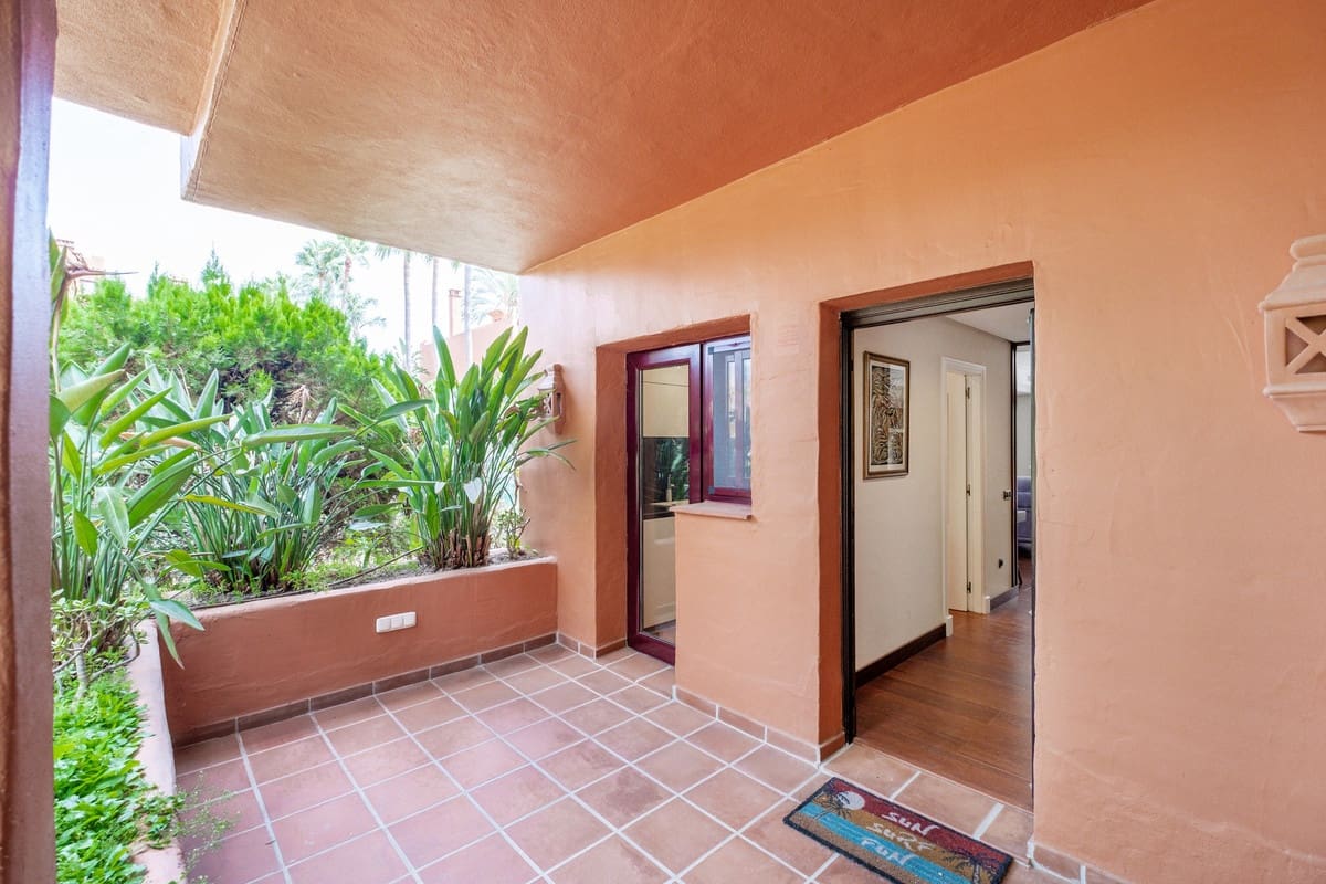 Casa de 4 habitaciones en Golden Mile en venta - 1.395.000 € (Ref: 9720959)