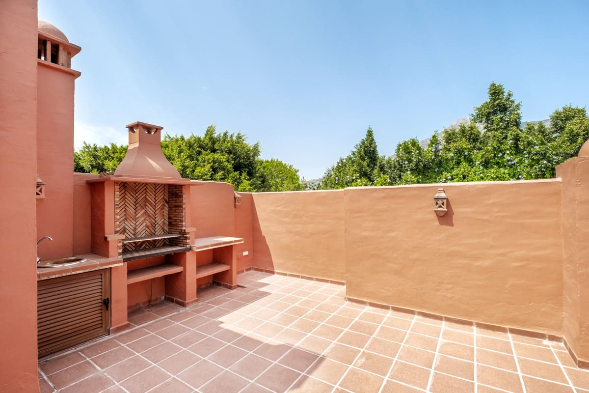 Casa de 4 habitaciones en Golden Mile en venta - 1.395.000 € (Ref: 9720959)