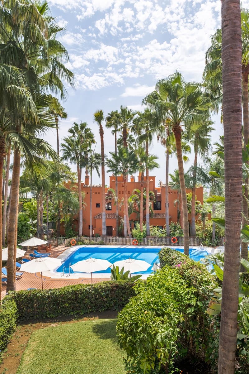 Casa de 4 habitaciones en Golden Mile en venta - 1.395.000 € (Ref: 9720959)