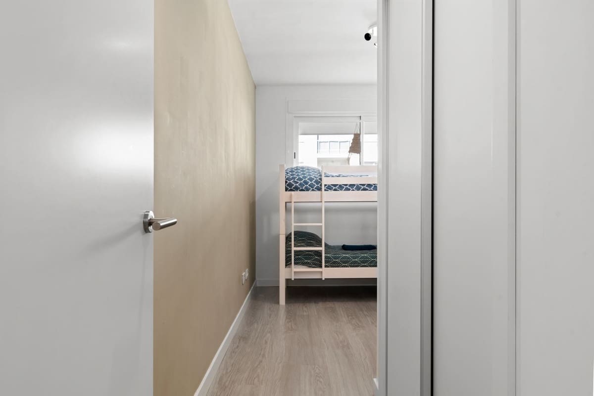 3 bedroom Apartment for sale in Estepona with garage - € 410,000 (Ref: 9726211)