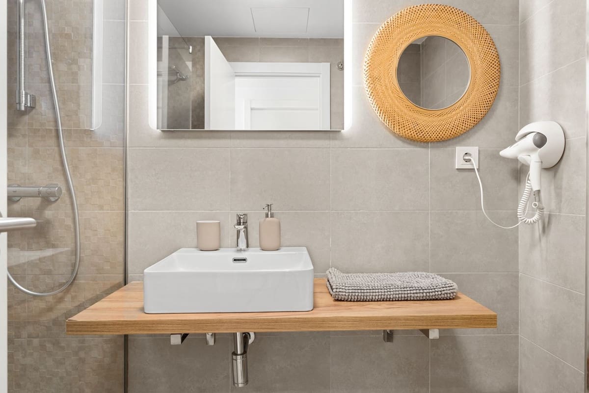 3 bedroom Apartment for sale in Estepona with garage - € 410,000 (Ref: 9726211)