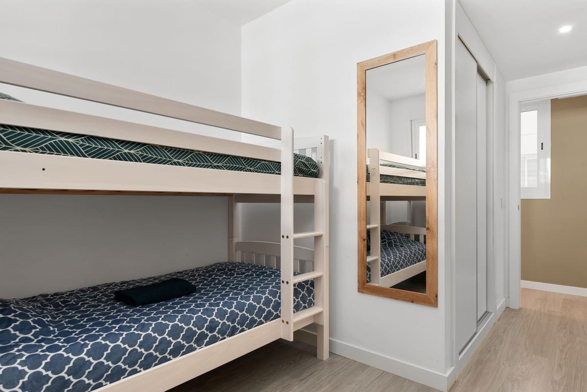 3 bedroom Apartment for sale in Estepona with garage - € 410,000 (Ref: 9726211)