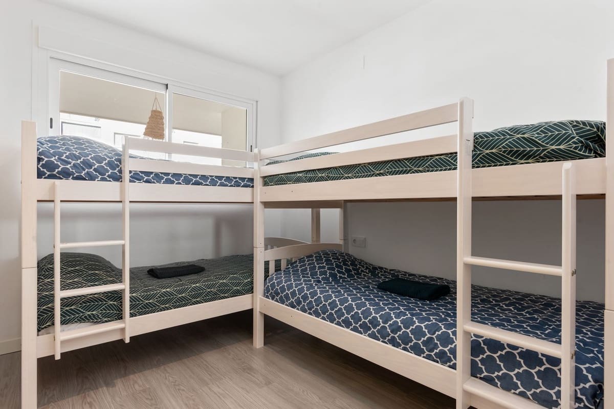 3 bedroom Apartment for sale in Estepona with garage - € 410,000 (Ref: 9726211)