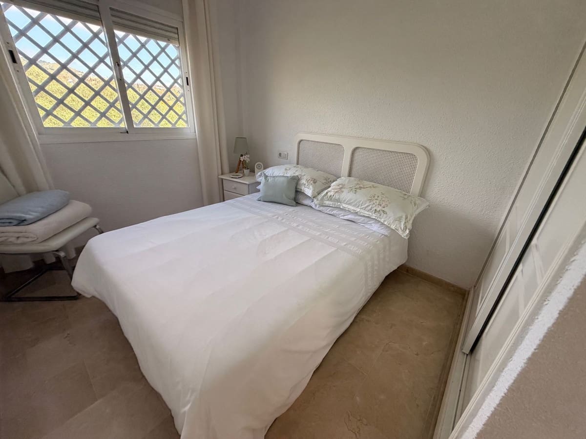 Casa de 4 habitaciones en Calahonda en venta con garaje - 550.000 € (Ref: 9726215)