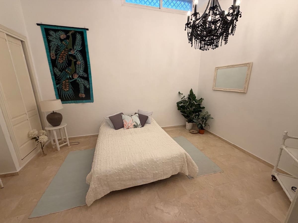 Casa de 4 habitaciones en Calahonda en venta con garaje - 550.000 € (Ref: 9726215)