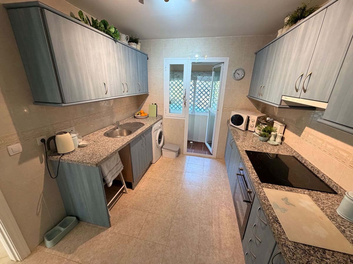 Casa de 4 habitaciones en Calahonda en venta con garaje - 550.000 € (Ref: 9726215)