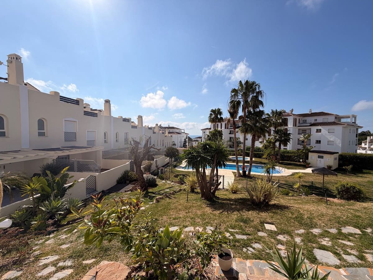 Casa de 4 habitaciones en Calahonda en venta con garaje - 550.000 € (Ref: 9726215)