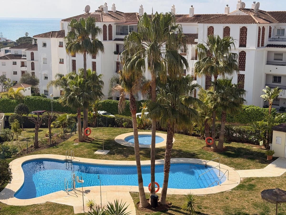 Casa de 4 habitaciones en Calahonda en venta con garaje - 550.000 € (Ref: 9726215)