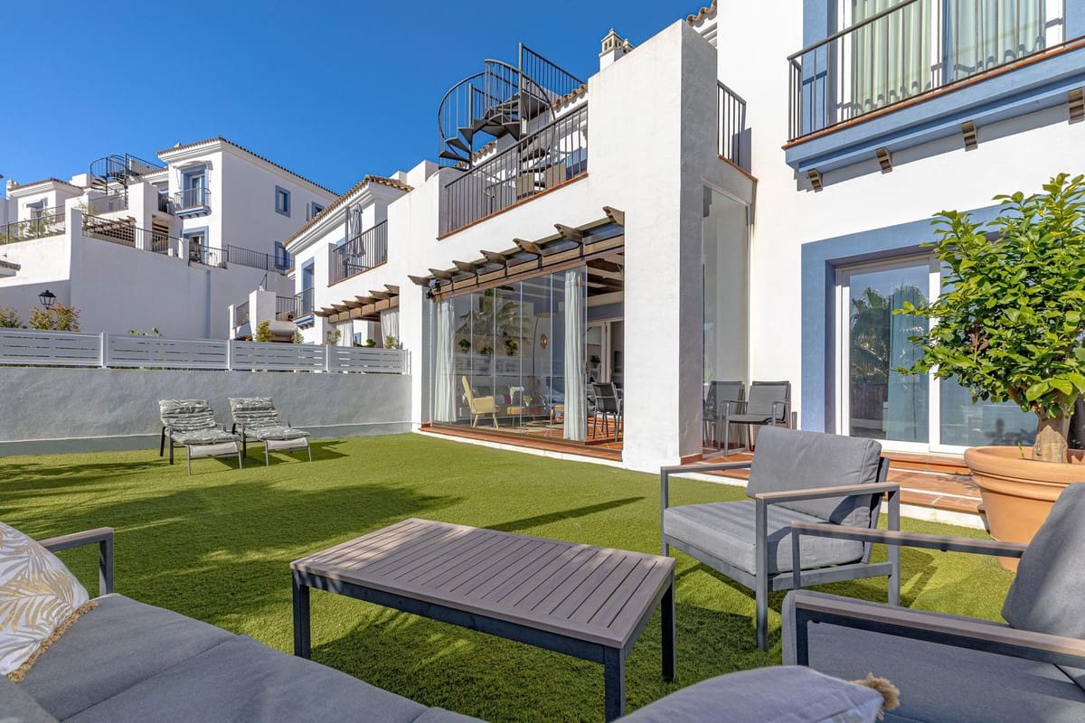 3 soveværelse Lejlighed til salg i Benahavis med garage - € 549.000 (Ref: 9727681)