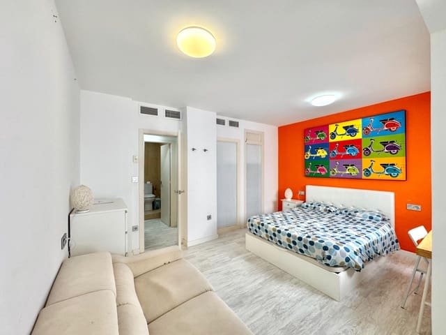 Apartamento de 3 habitaciones en Las Piscinas Naturales, Torrevieja en venta - 360.000 € (Ref: 9727683)