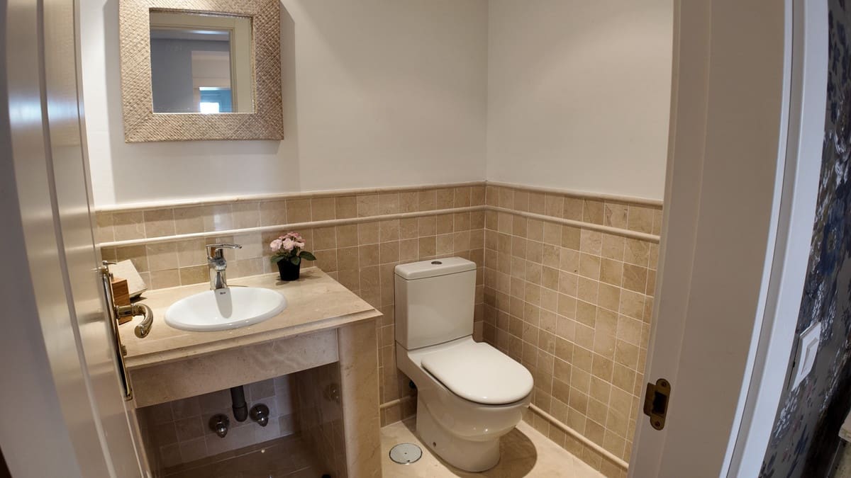 2 bedroom Apartment for sale in Nueva Andalucia - € 595,000 (Ref: 9734174)