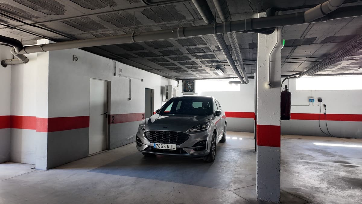 2 bedroom Apartment for sale in Nueva Andalucia - € 595,000 (Ref: 9734174)