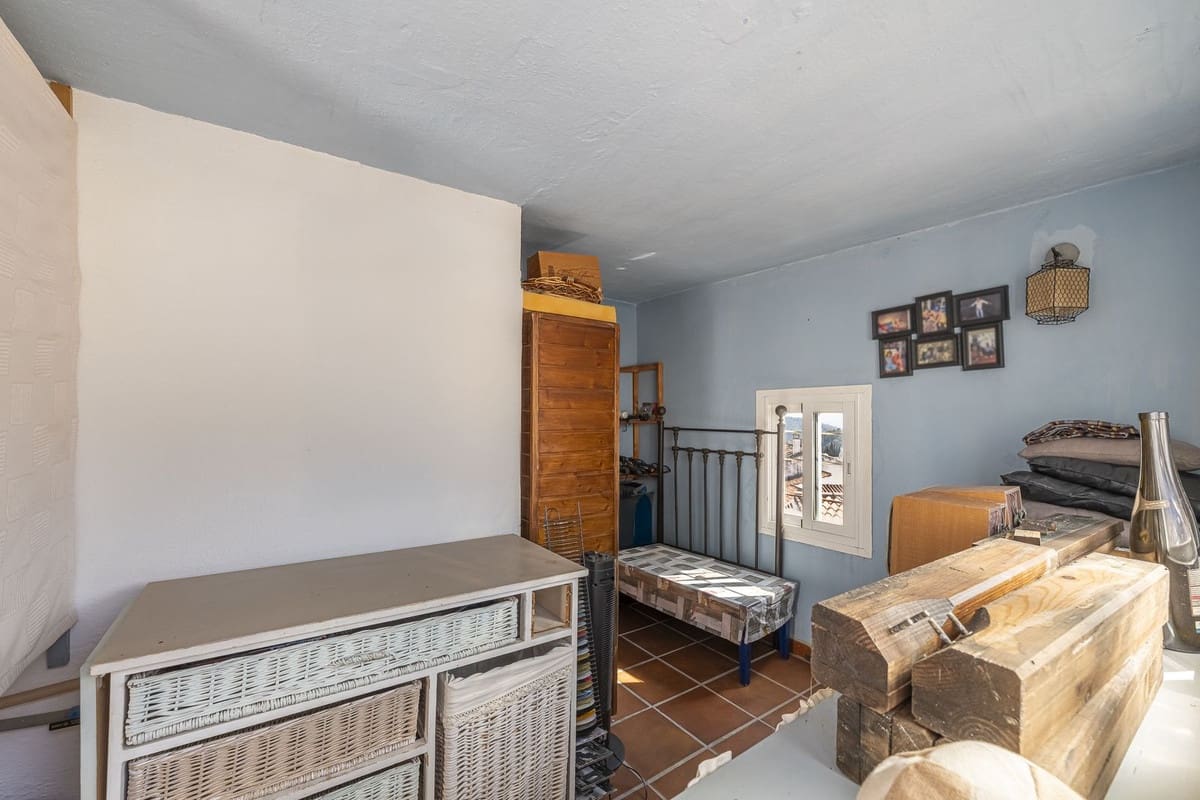 2 sovrum Takvåning till salu i Ojen - 300 000 € (Ref: 9734175)