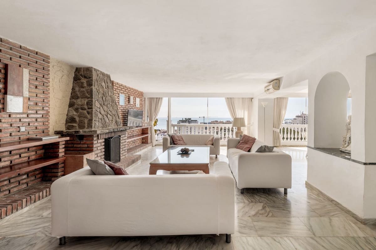 Apartamento de 2 habitaciones en Torremolinos en venta con garaje - 930.000 € (Ref: 9734178)