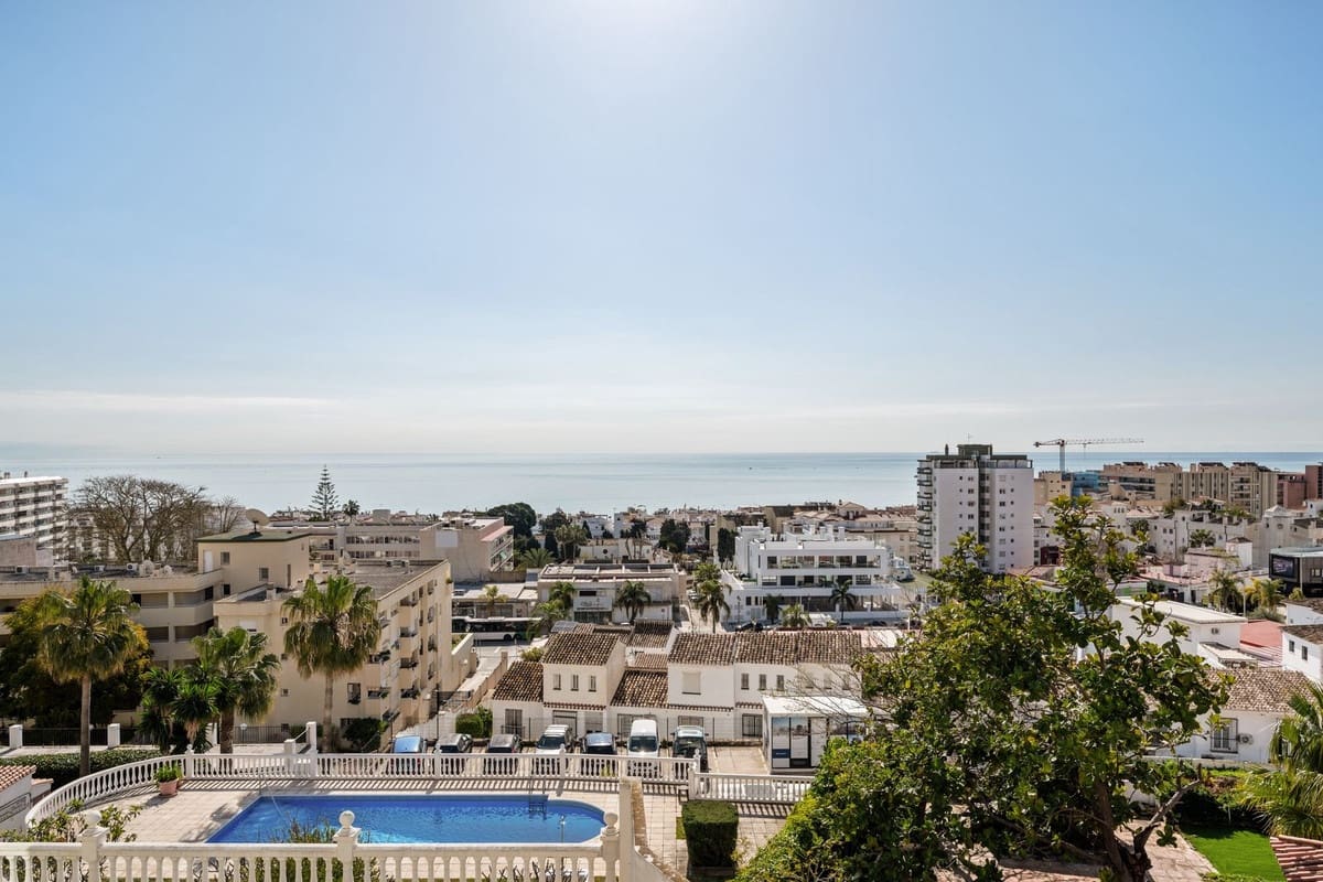 Apartamento de 2 habitaciones en Torremolinos en venta con garaje - 930.000 € (Ref: 9734178)