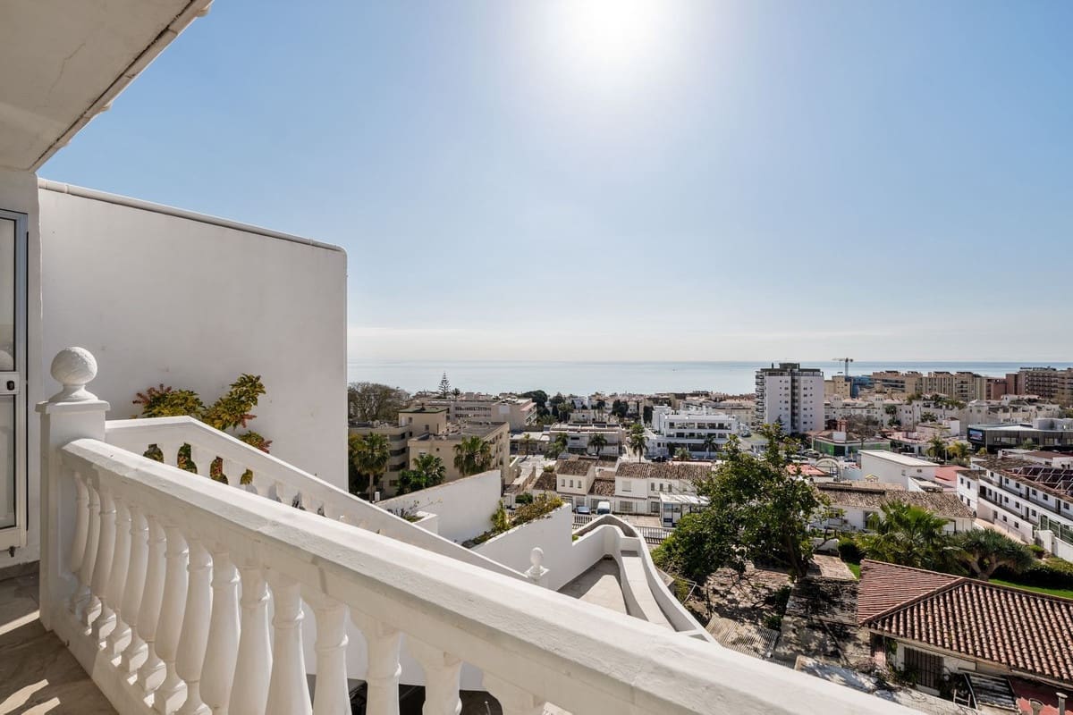 Apartamento de 2 habitaciones en Torremolinos en venta con garaje - 930.000 € (Ref: 9734178)
